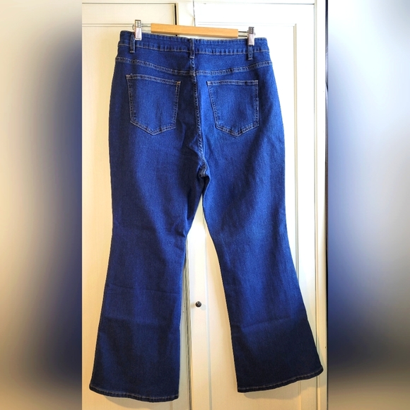 1XL NWOT SHEIN Jeans boot cut - Picture 3 of 6
